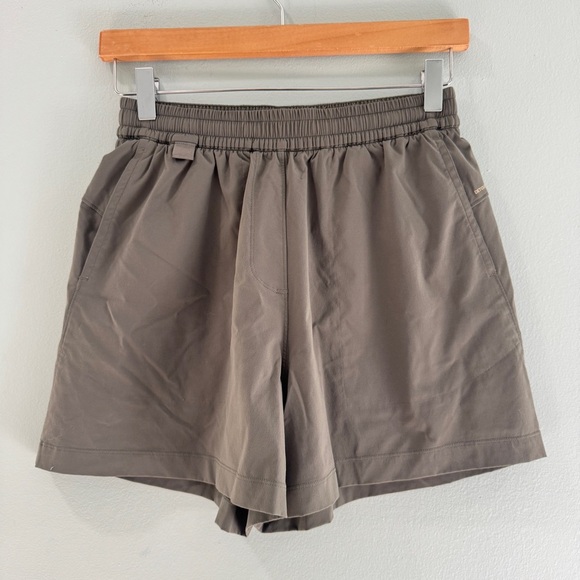 Lululemon Lightweight High-Rise Hiking Short 4" - Picture 8 of 16